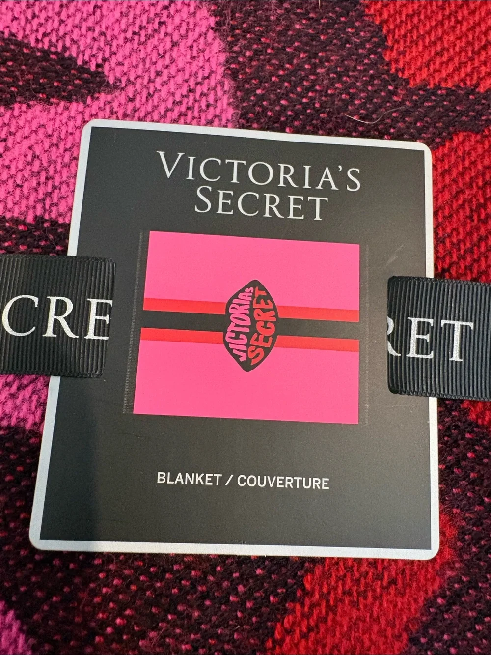 Victoria's Secret Flirt Lips knit throw blanket new 50”x 60”